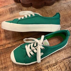 Cariuma OCA Low Green Canvas Sneakers Womens 6.5 Sustainable Cork Insole Lace Up
